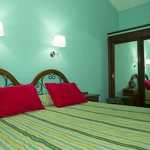 Hotel Almendros